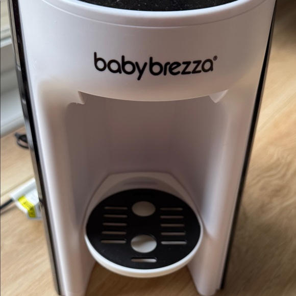 Baby Brezza Formula Pro Advanced Formula Dispenser - Picture 3 of 6
